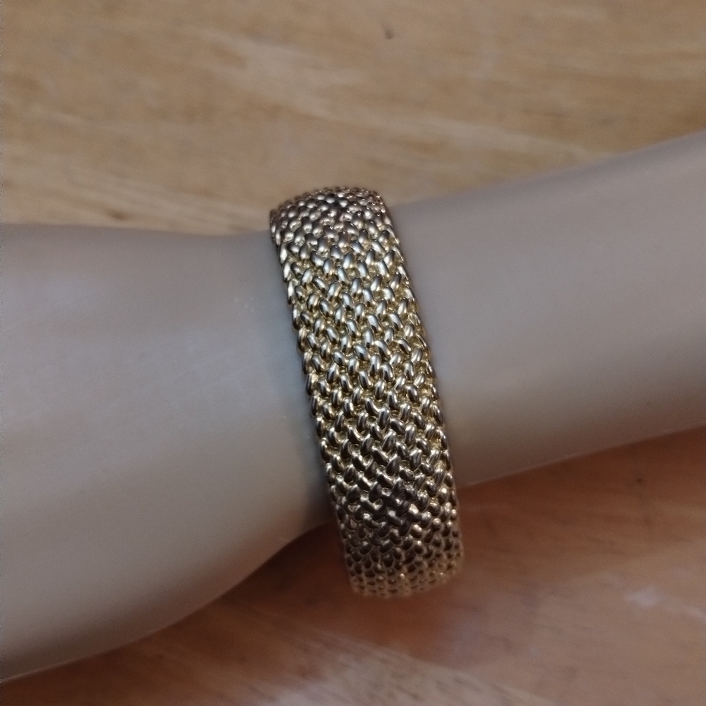 Women's metal cuff bracelet